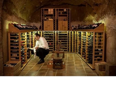 Instalacion Botelleros en Pino Expovinalia