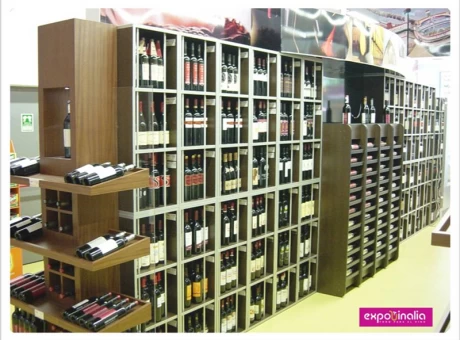 Instalacion Botelleros en Pino Expovinalia